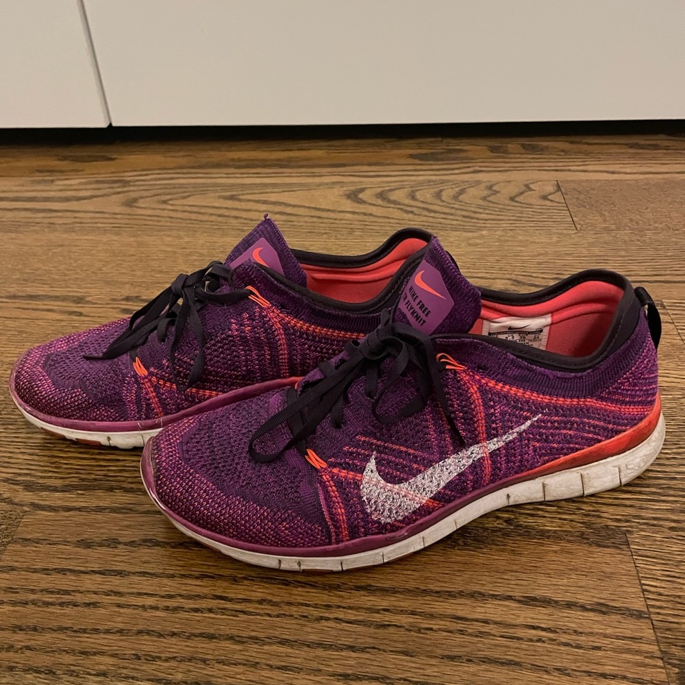 Nike Flyknits - Picture 2 of 4